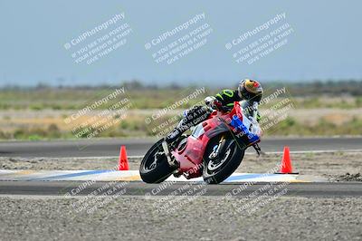 media/Apr-18-2025-TrackDaz (Fri) [[45f5874c44]]/B Group/Session 2 (Turn 7)/